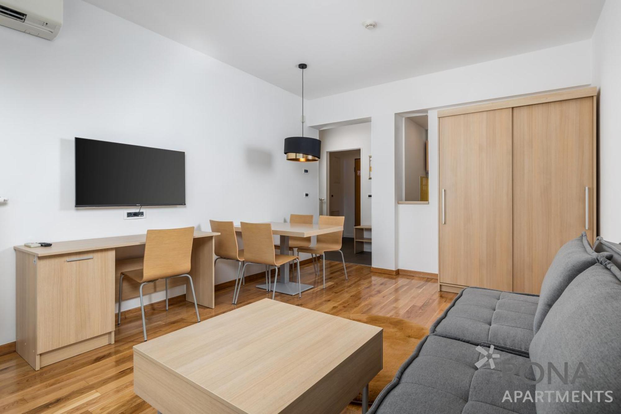 Rona Erea Apartment