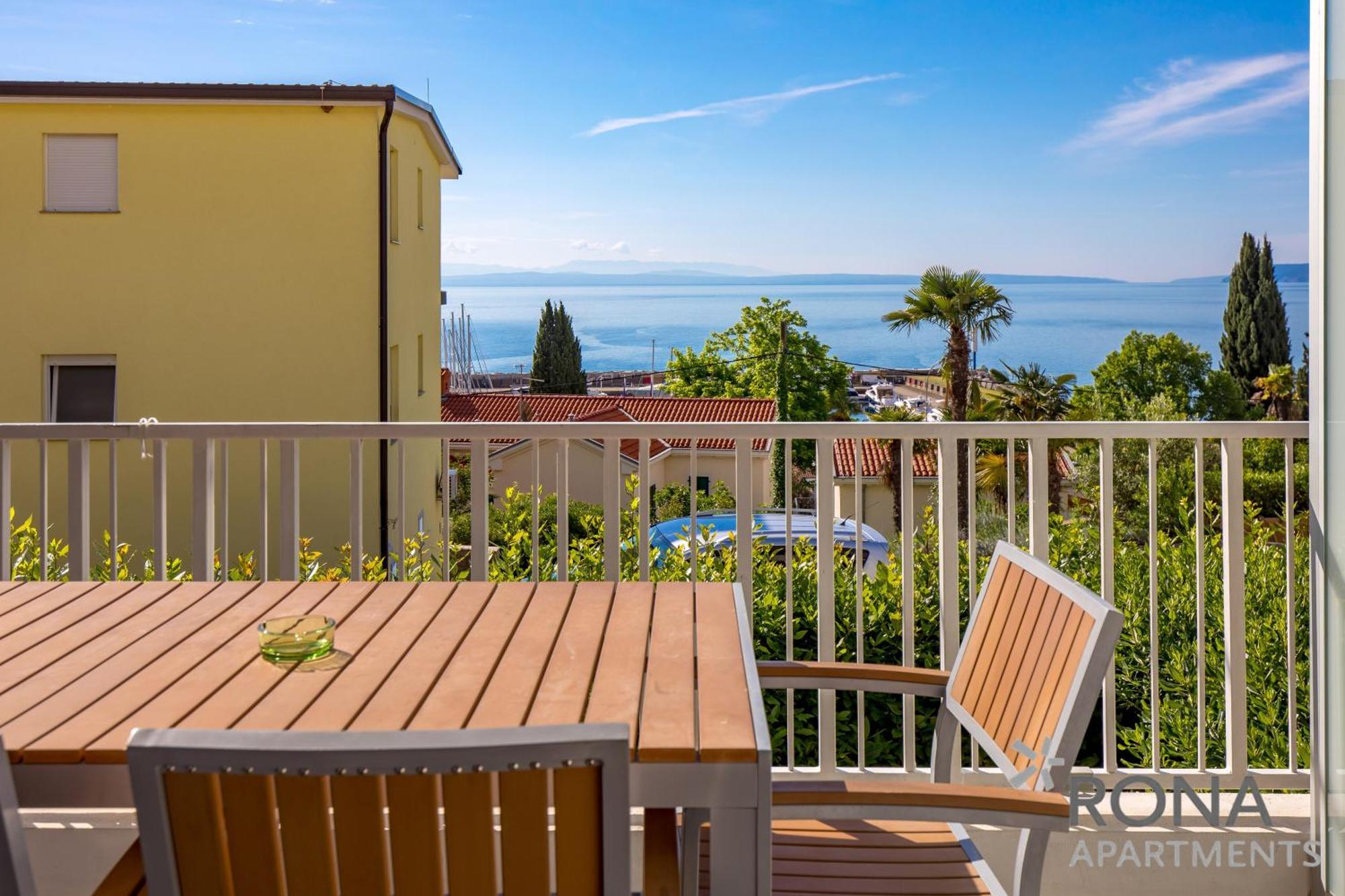 Rona Erea Apartment *