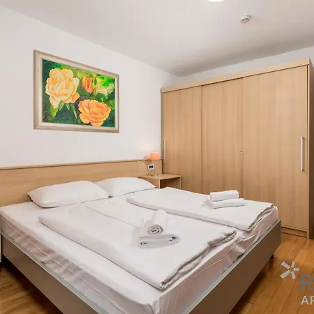 Apartments Rona Erea Icici Exterior photo